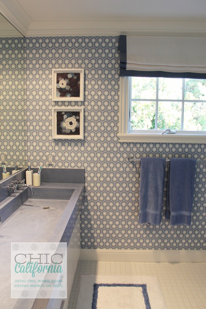 blue bathroom wallpaper