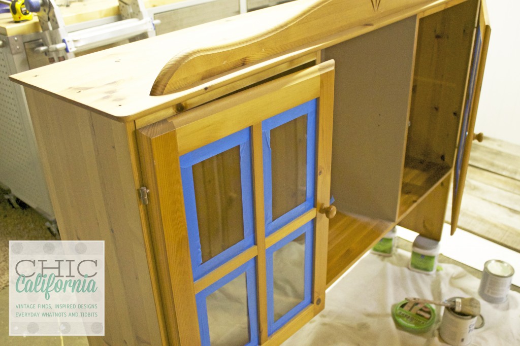 Pine hutch